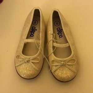 Circo little girls dress shoes